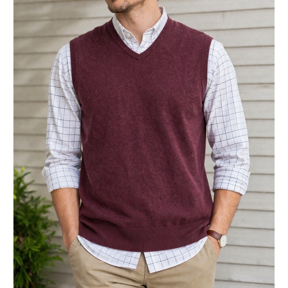 Van Heusen Men’s Sweater Vest Size L Burgundy V-Neck Knit Sleeveless Classic...